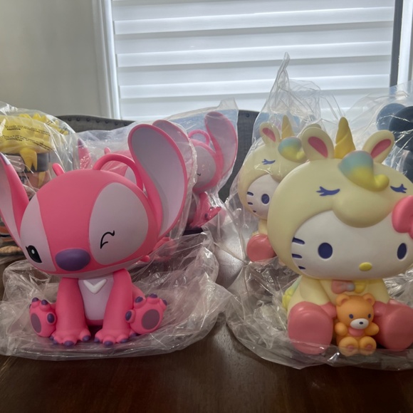Piggy Banks- Hello Kitty, Stitch, Angel, Minnie, Mickey, Winnie the Pooh, Yoda - Picture 3 of 8